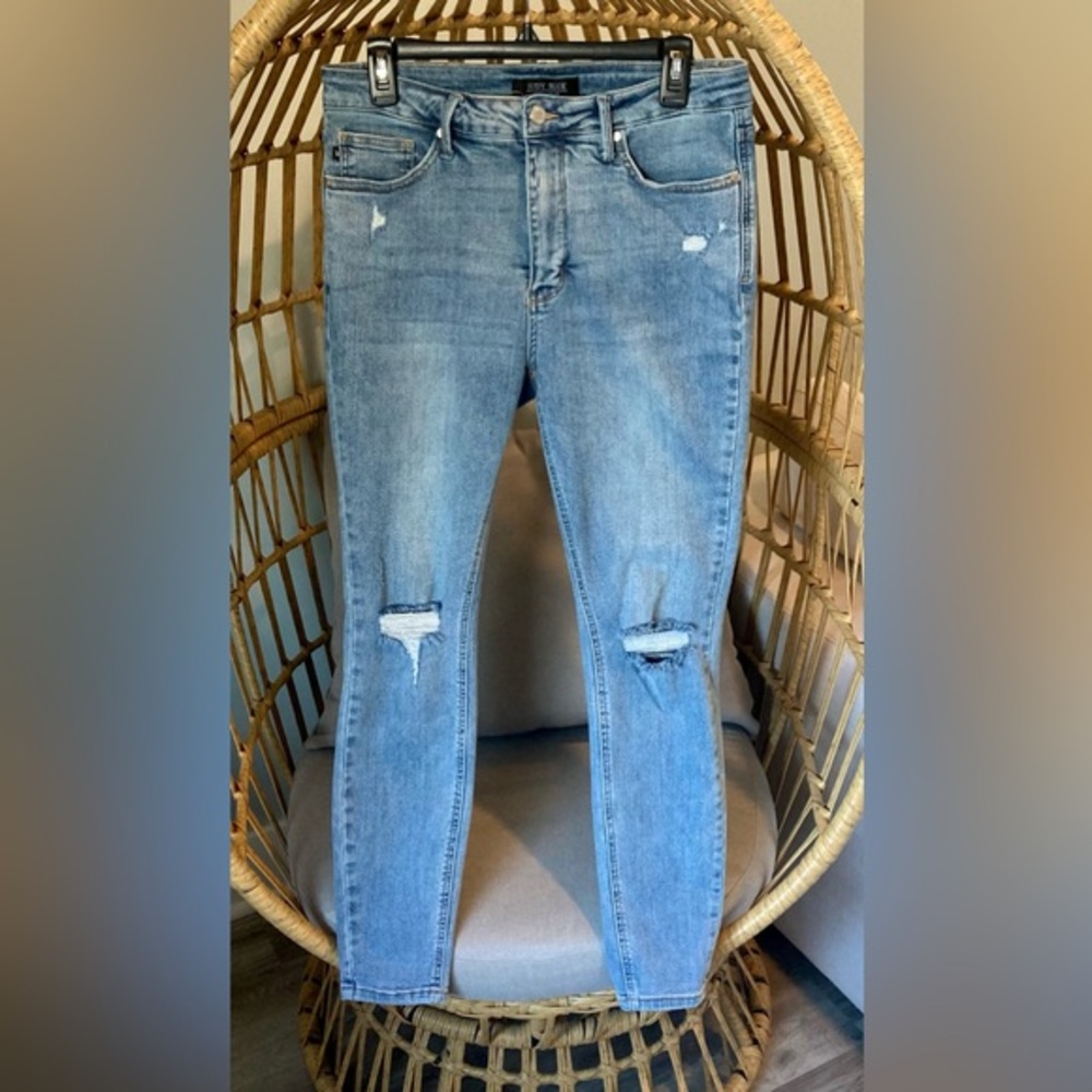 Judy Blue 11/30 Light Wash Distressed Skinny Jeans Stretch Mid Rise